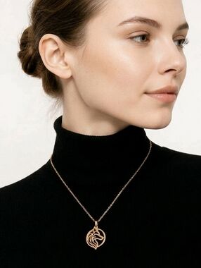 Gold Wolf Necklace Stainless Steel Pendant Dainty Chain Nordic Minmalist Edge